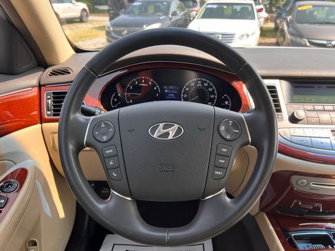 Used 2012 Hyundai Genesis 3.8 RWD image 17