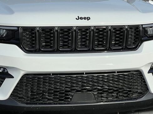 New 2025 Jeep Grand Cherokee Limited w/ Trailer Tow Package image 45