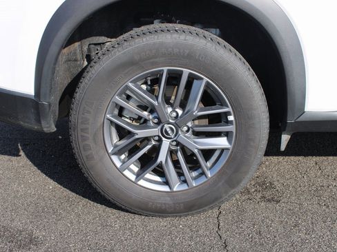 Used 2024 Nissan Rogue S image 35