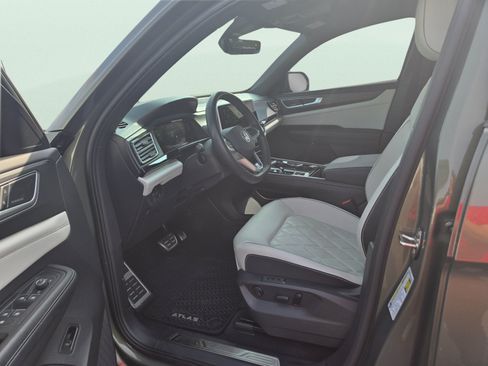 Used 2025 Volkswagen Atlas Cross Sport SEL Premium R-Line AWD/4WD image 10