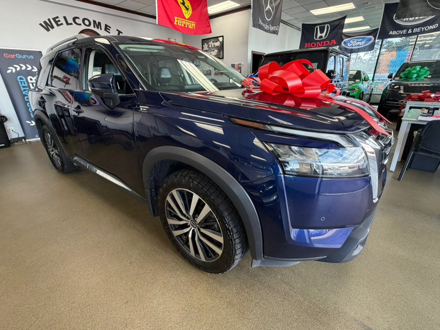 Used 2022 Nissan Pathfinder Platinum AWD/4WD image 17