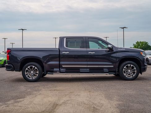 Used 2024 Chevrolet Silverado 1500 High Country w/ Technology Package AWD/4WD image 10