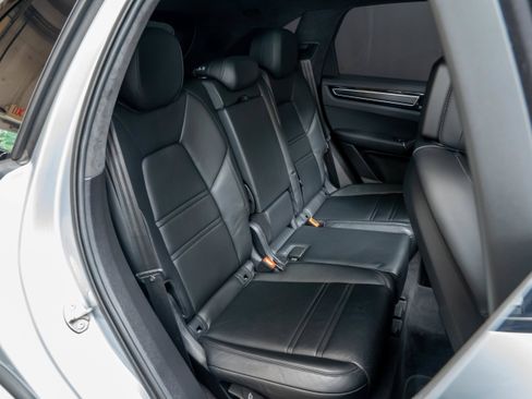 Certified 2022 Porsche Cayenne GTS AWD/4WD image 41