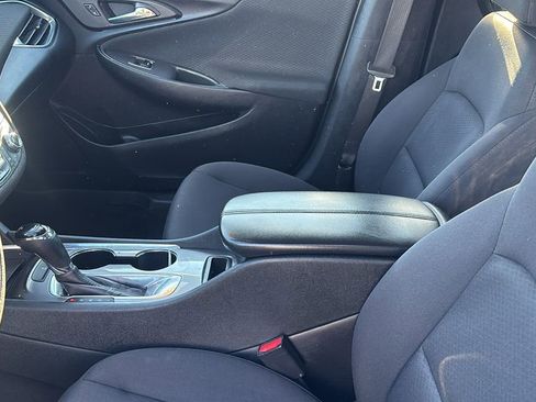 Used 2020 Chevrolet Malibu LT image 24