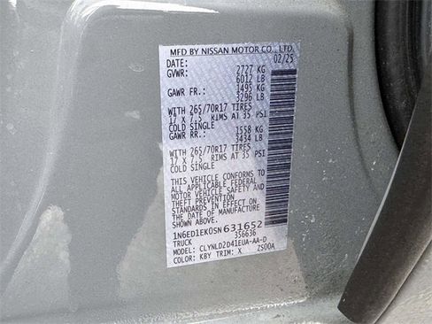 Used 2025 Nissan Frontier PRO-4X image 18