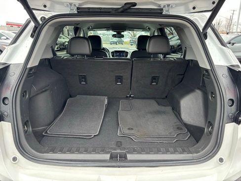 Used 2022 GMC Terrain SLT w/ Elevation Edition image 24