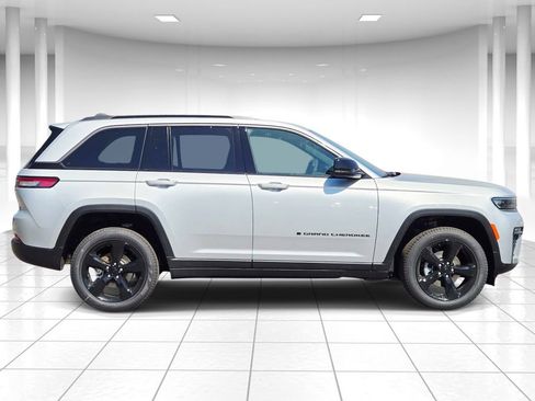 New 2026 Jeep Grand Cherokee Limited w/ Limited Altitude Package image 2