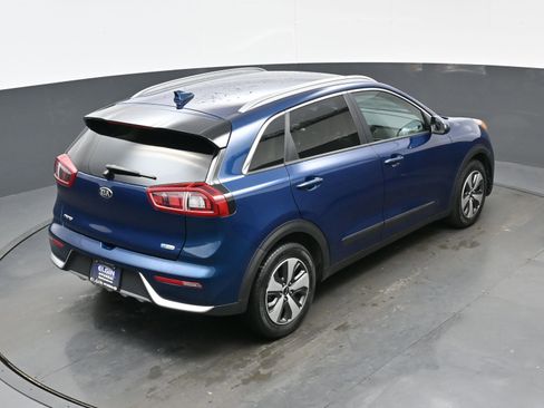 Used 2017 Kia Niro LX image 36
