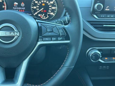 Used 2025 Nissan Altima 2.5 SR image 23