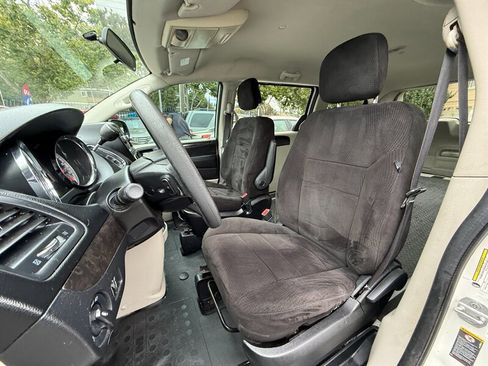 Used 2012 RAM C/V image 12