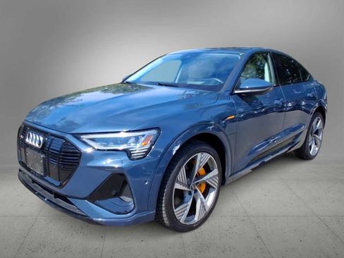 Used 2022 Audi e-tron Prestige AWD/4WD image 3