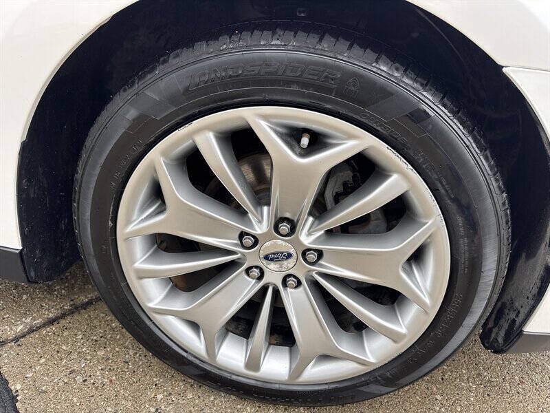 Used 2016 Ford Taurus Limited FWD image 13