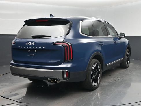 Certified 2024 Kia Telluride EX w/ EX Captain's Chair Package FWD image 28