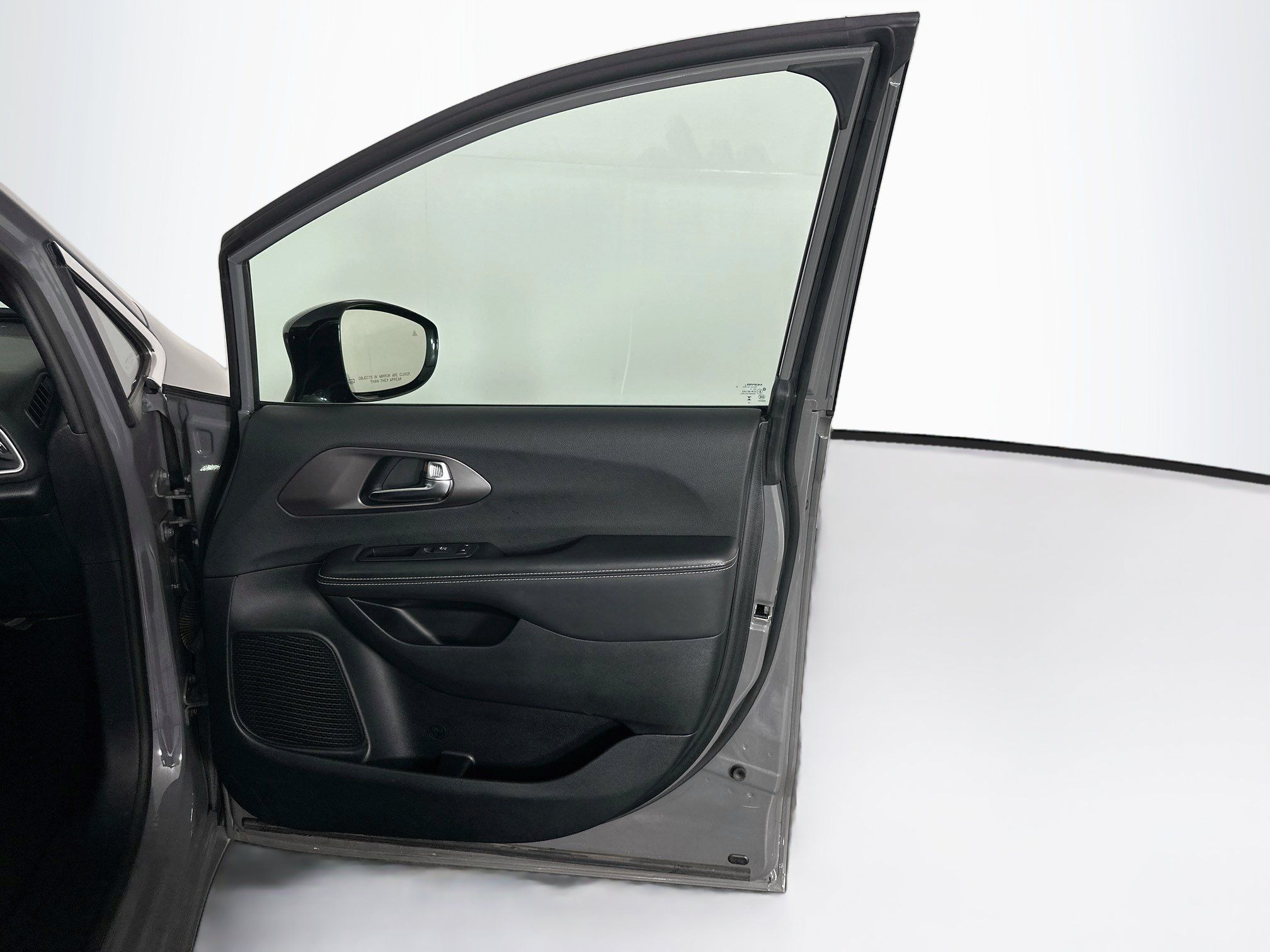 Used 2025 Chrysler Pacifica Select FWD image 33