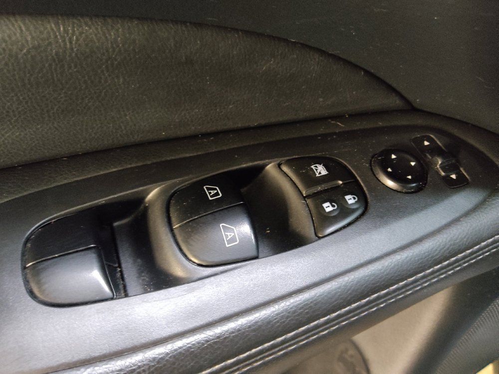 Used 2020 Nissan Pathfinder SL FWD image 27