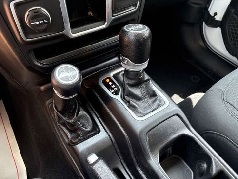 Used 2018 Jeep Wrangler Unlimited Sport AWD/4WD image 18