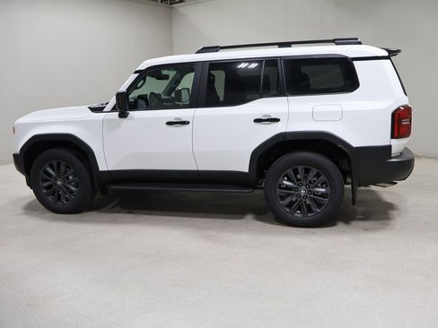 New 2026 Toyota Land Cruiser image 4