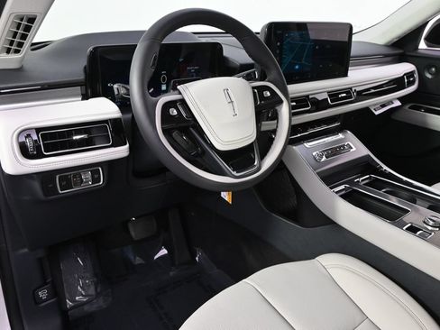 New 2026 Lincoln Aviator AWD image 12