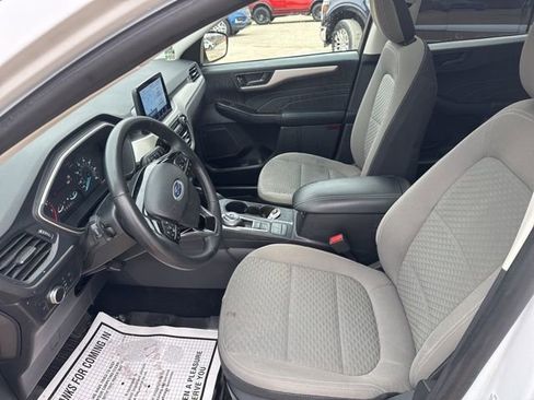 Used 2022 Ford Escape SE w/ SE Sport Appearance Package image 10