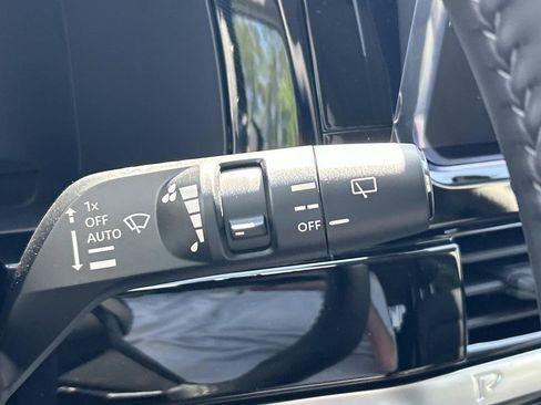 New 2026 Nissan Pathfinder Platinum w/ Lighting Package AWD/4WD image 32