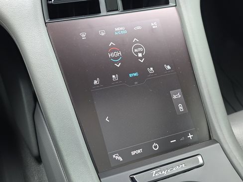 Certified 2021 Porsche Taycan 4 Cross Turismo image 25