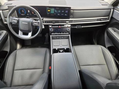 Used 2025 Hyundai Santa Fe SEL FWD image 16