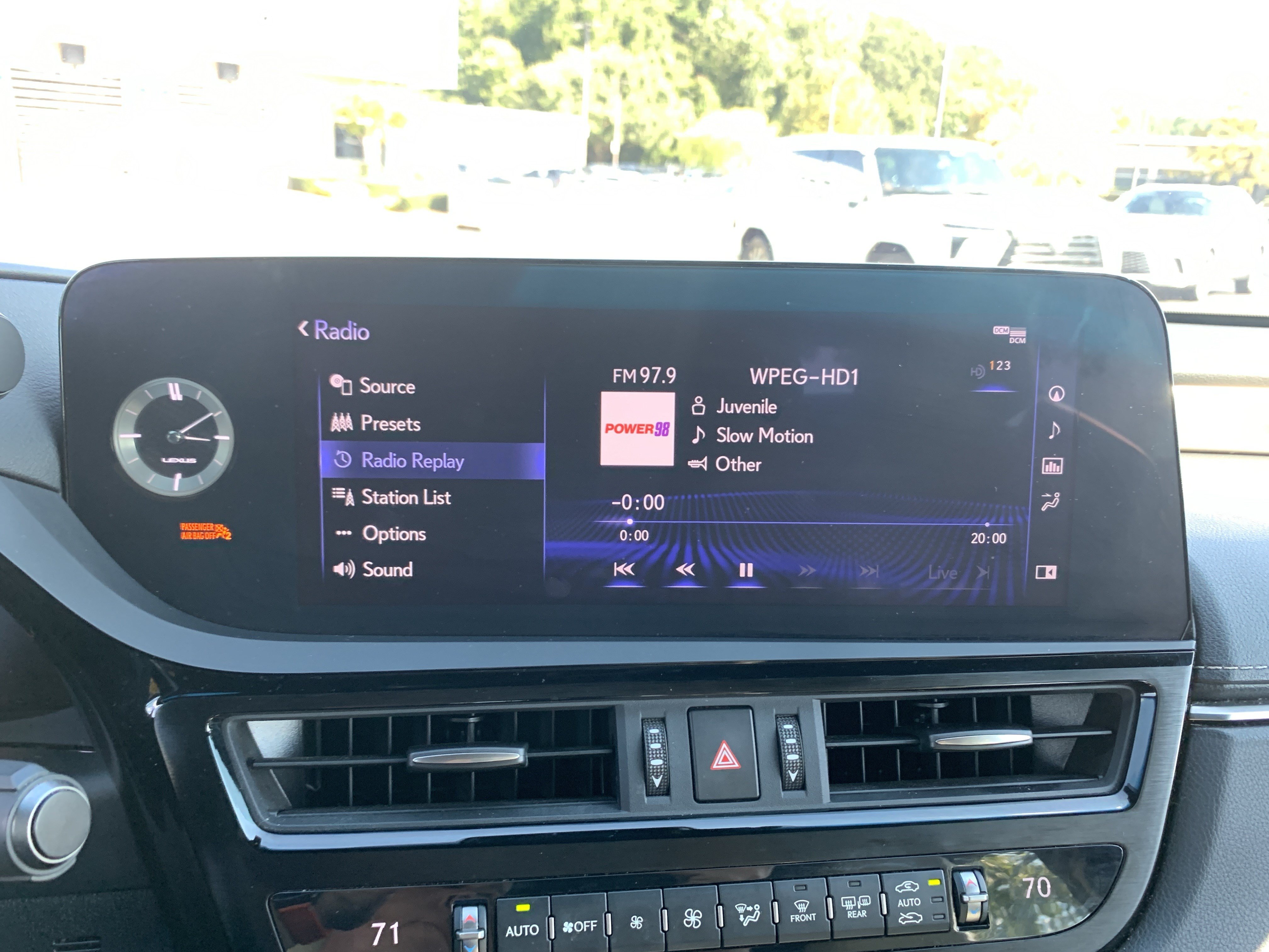 Used 2022 Lexus ES 300h F Sport w/ Accessory Package 2 FWD image 23