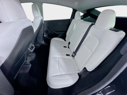 Used 2024 Tesla Model Y Long Range AWD/4WD image 22