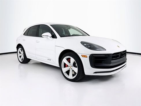 New 2026 Porsche Macan GTS image 7