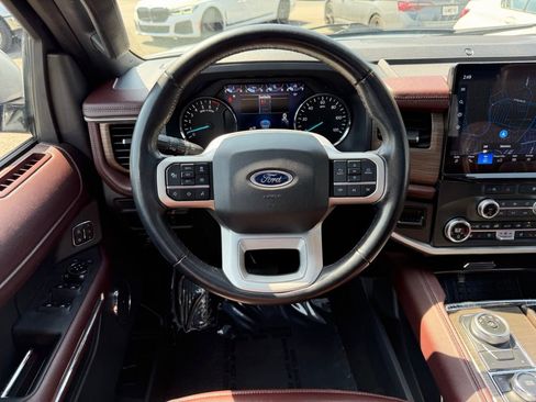 Used 2023 Ford Expedition Limited image 26