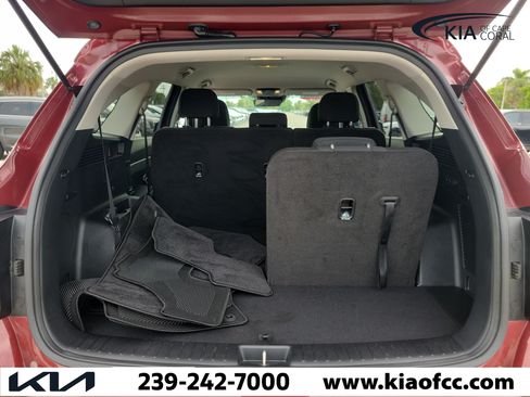 Certified 2025 Kia Sorento LX FWD image 10