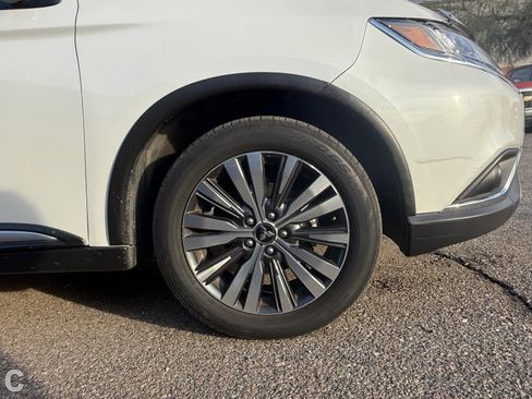 Used 2020 Mitsubishi Outlander ES image 6