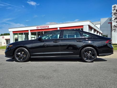 Used 2025 Honda Accord SE image 2