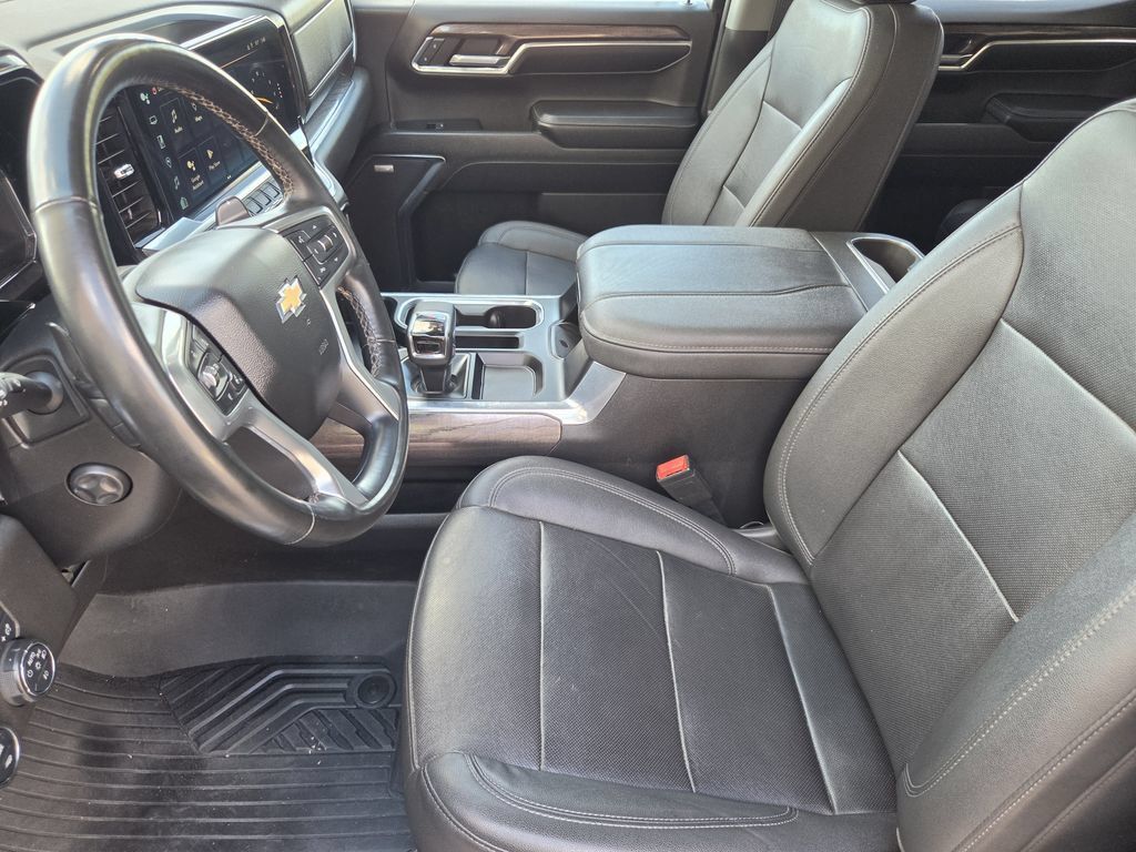 Used 2023 Chevrolet Silverado 1500 LTZ w/ LTZ Convenience Package II AWD/4WD image 12