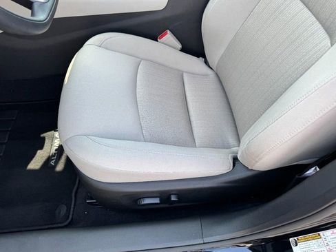 Used 2024 Nissan Altima 2.5 SV FWD image 14