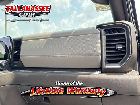 Used 2023 Chevrolet Silverado 1500 LTZ AWD/4WD image 33