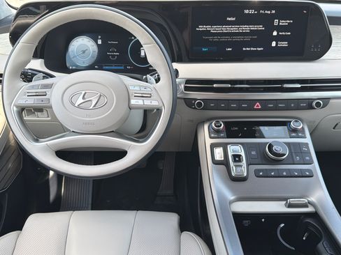 Certified 2025 Hyundai Palisade Calligraphy FWD image 23