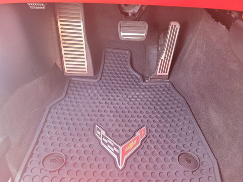 Used 2024 Chevrolet Corvette Stingray Premium Cpe w/ Z51 Performance Package image 32