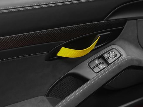 Used 2025 Porsche 718 Cayman GT4 RS RWD image 68