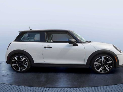 Used 2025 MINI Cooper S FWD image 7