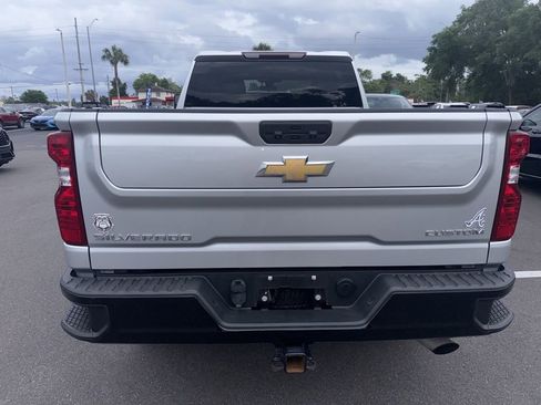Used 2022 Chevrolet Silverado 2500 Custom w/ Custom Convenience Package image 5