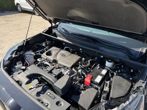 Used 2025 Toyota RAV4 XLE image 32