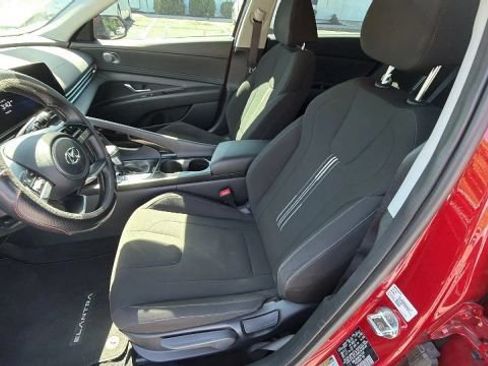 Used 2023 Hyundai Elantra SEL w/ Convenience Package FWD image 10