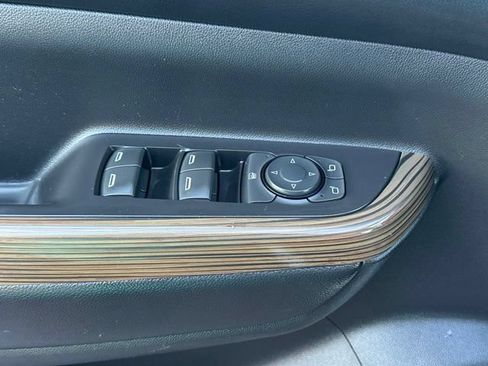Used 2018 GMC Acadia SLE FWD image 16