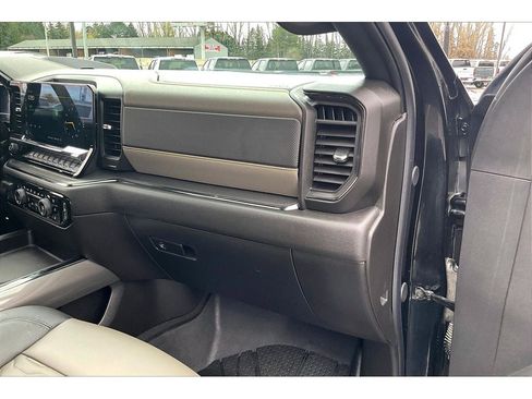 Used 2025 Chevrolet Silverado 2500 ZR2 w/ Technology Package AWD/4WD image 18
