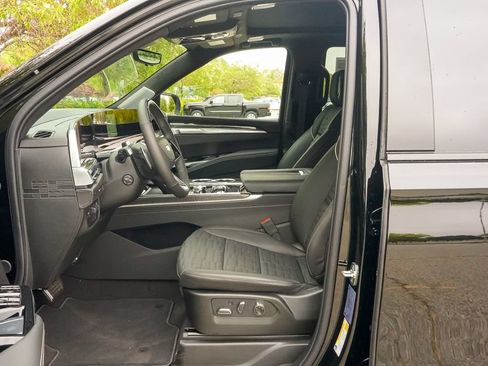 New 2026 Cadillac Escalade V AWD/4WD image 16