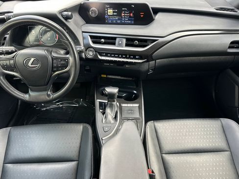 Certified 2021 Lexus UX 200 w/ Accessory Package (Z1) FWD image 16