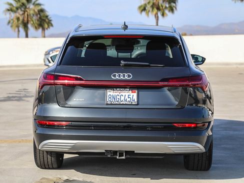 Used 2019 Audi e-tron Prestige w/ Prestige Package AWD/4WD image 6