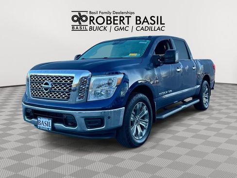 Used 2018 Nissan Titan SV w/ SV Convenience Package AWD/4WD image 1