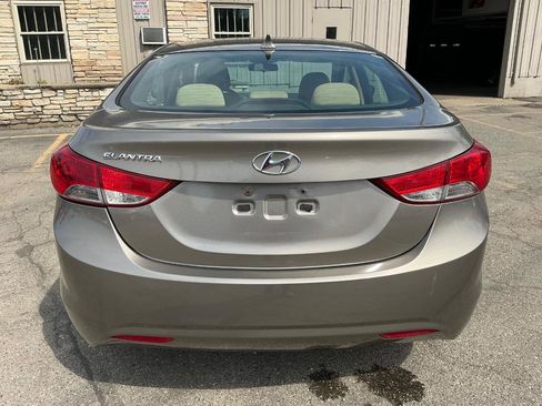 Used 2013 Hyundai Elantra GLS image 4